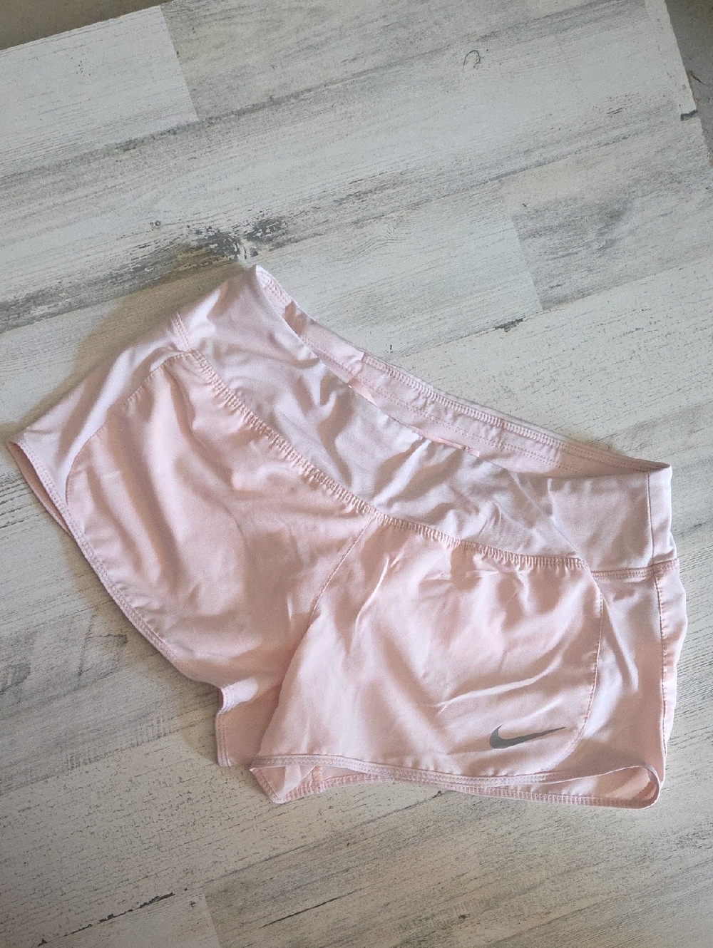 Nike Women's Light Pink Athletic Dry Fit Shorts Sz MEDIUM